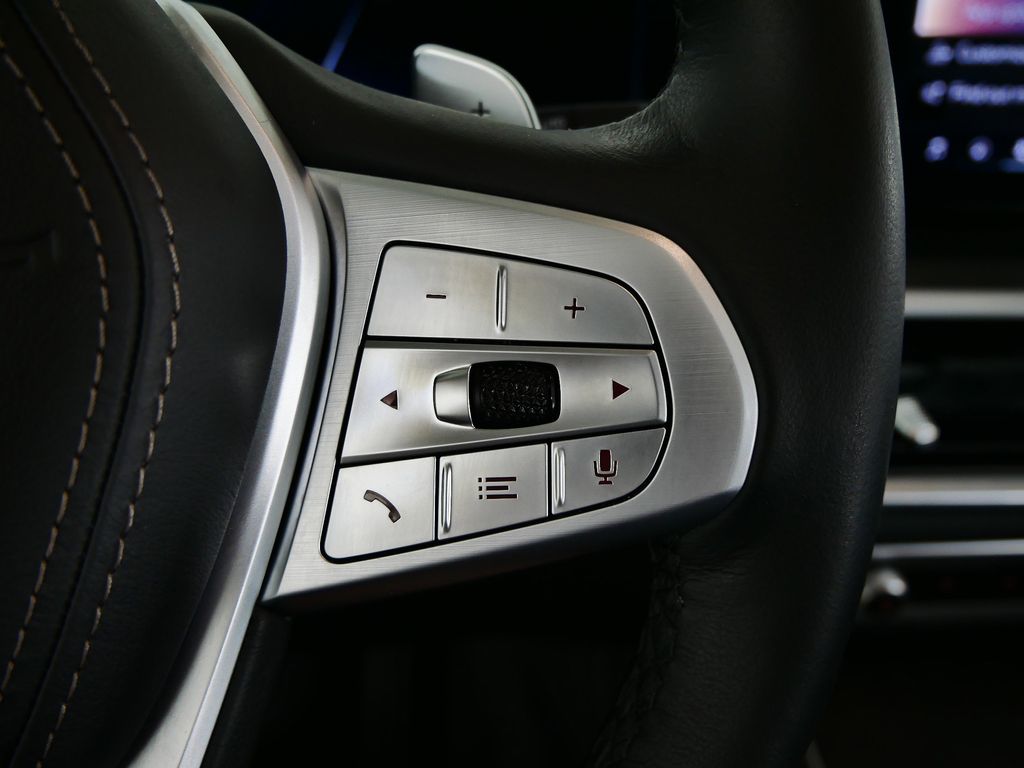 Thumbnail: 2024 BMW X7 - 40
