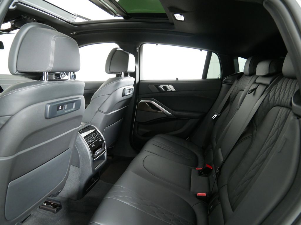 2023 BMW X6 xDrive40i 32