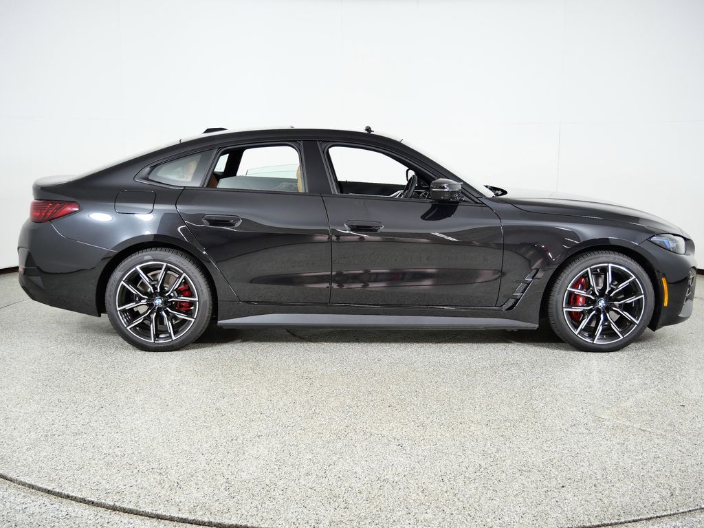Thumbnail: 2025 BMW i4 - 9