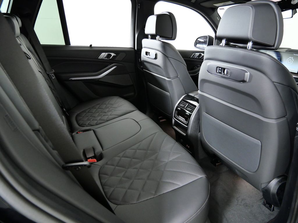 Thumbnail: 2026 BMW X5 - 26