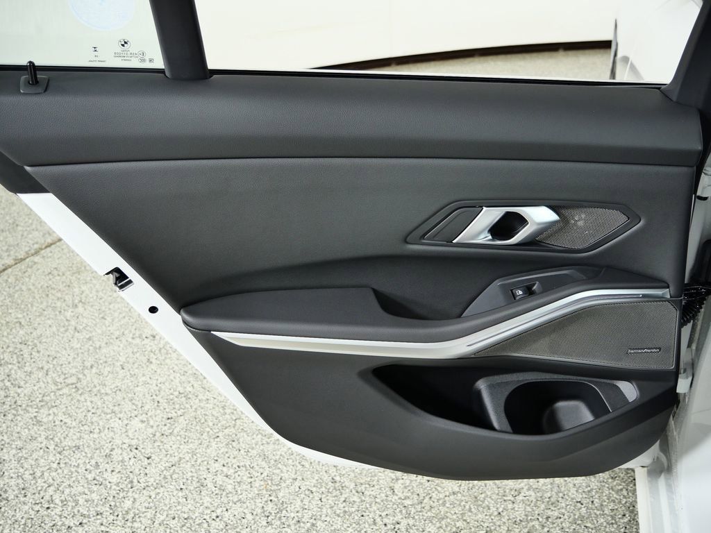 Thumbnail: 2026 BMW 3 Series - 31