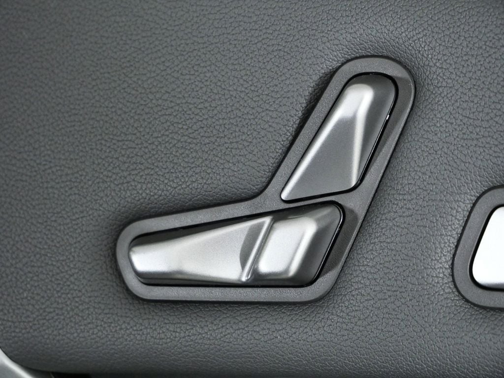 Thumbnail: 2026 BMW iX - 23