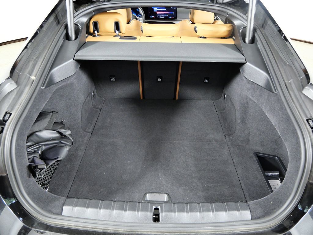 Thumbnail: 2025 BMW i4 - 32