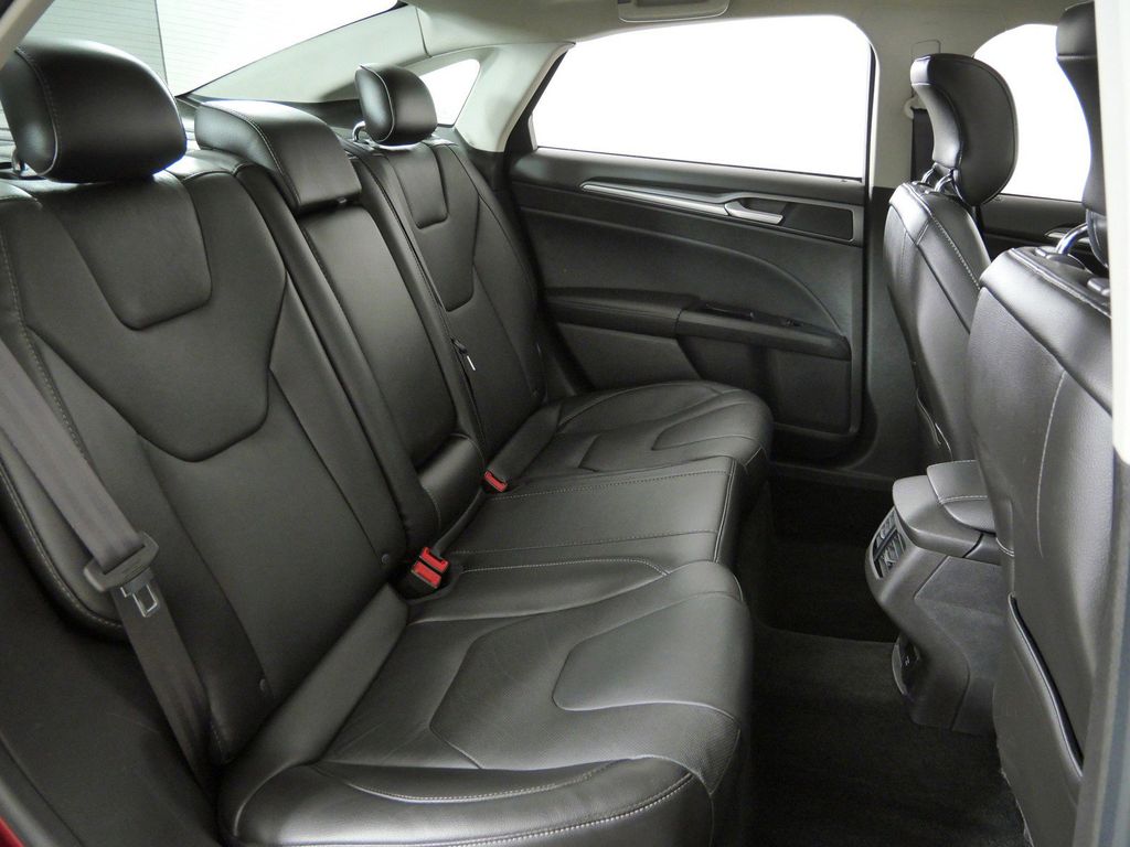 Thumbnail: 2013 Ford Fusion - 26