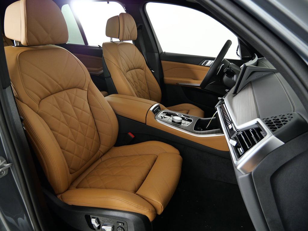 Thumbnail: 2026 BMW X5 - 21