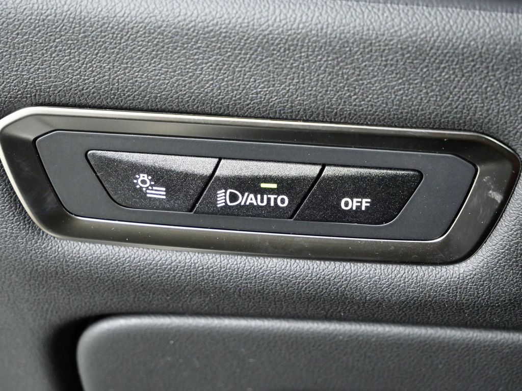 Thumbnail: 2026 BMW X7 - 40