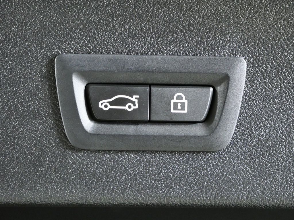 Thumbnail: 2023 BMW X4 - 29