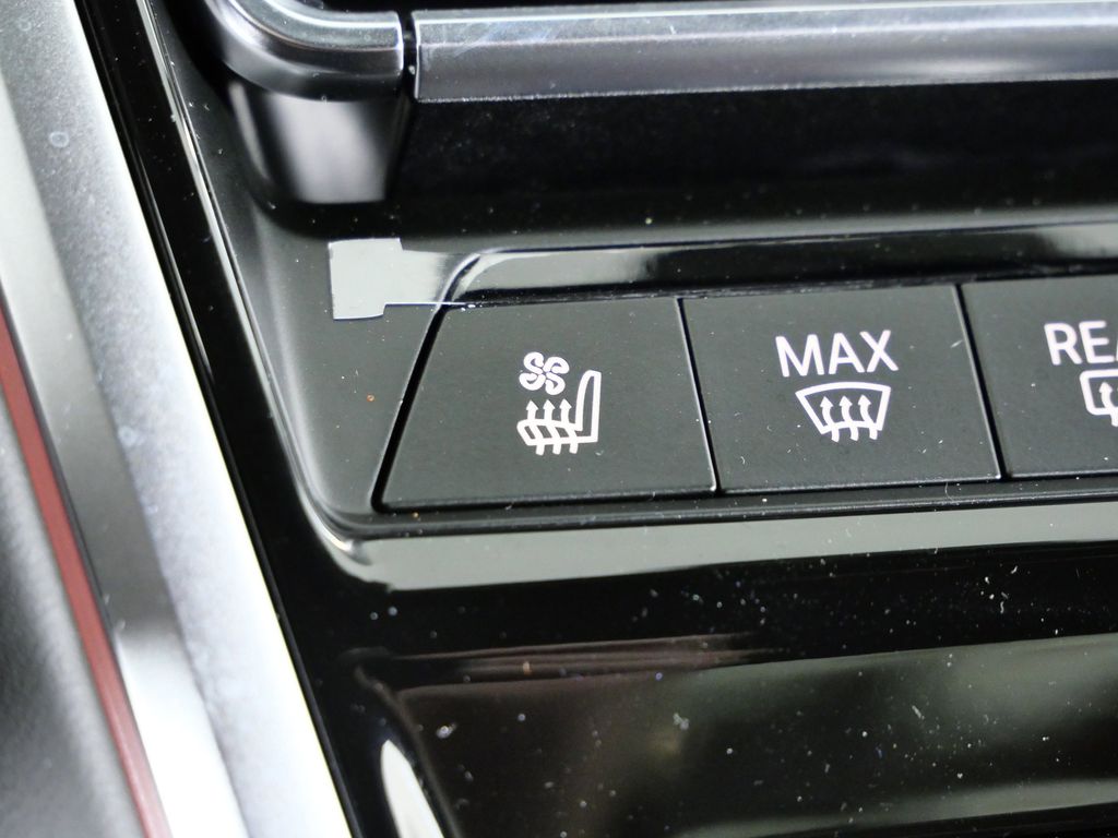 Thumbnail: 2025 BMW M8 - 48