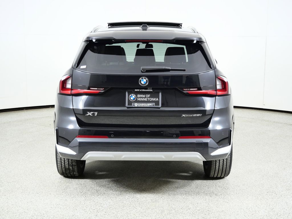 Thumbnail: 2025 BMW X1 - 12