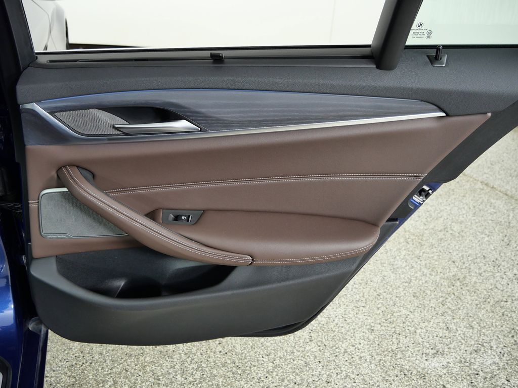 Thumbnail: 2023 BMW 5 Series - 29