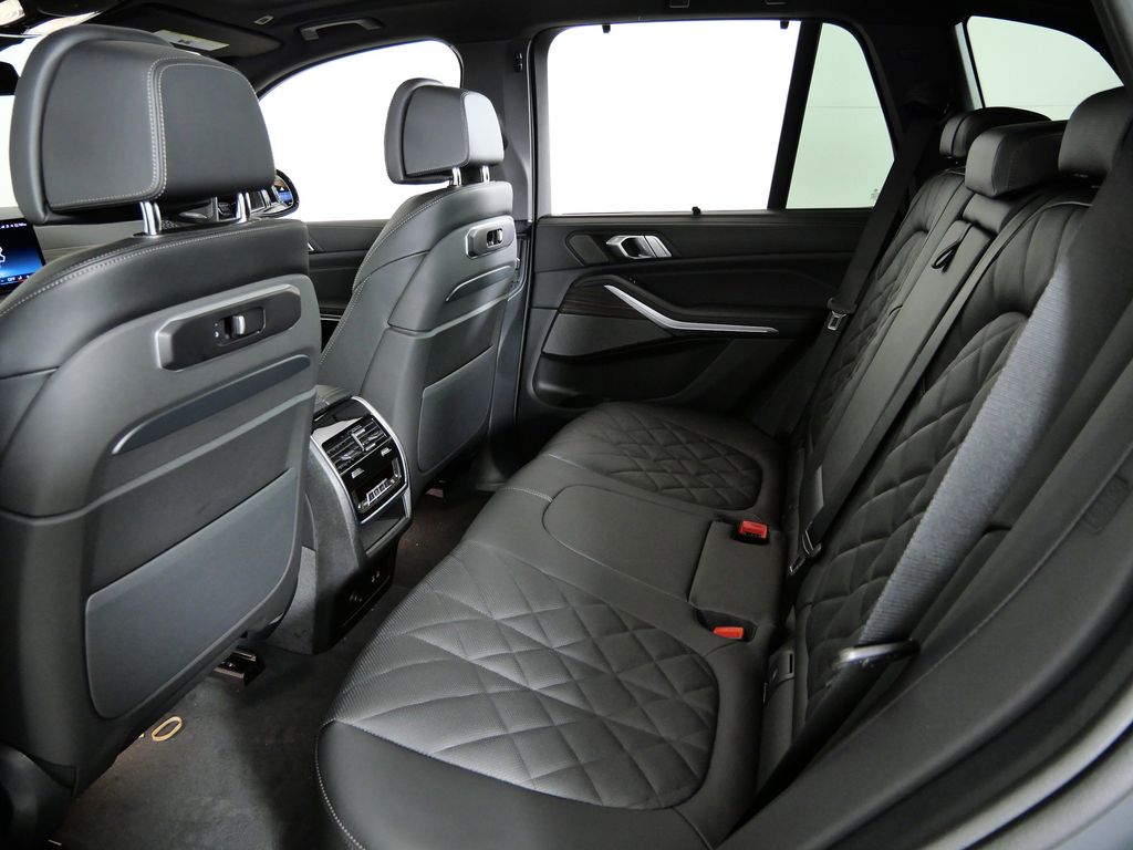 Thumbnail: 2026 BMW X5 - 32