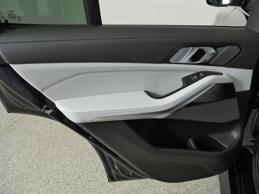 Thumbnail: 2026 BMW X5 - 31