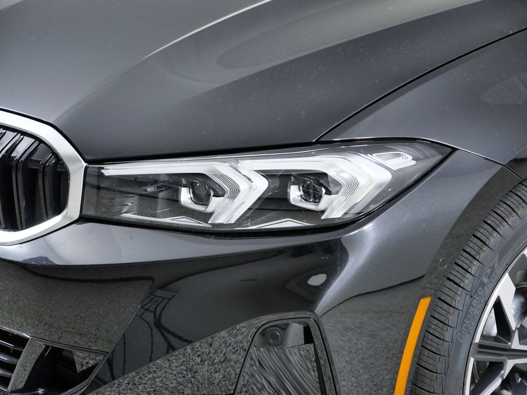 Thumbnail: 2026 BMW 3 Series - 3