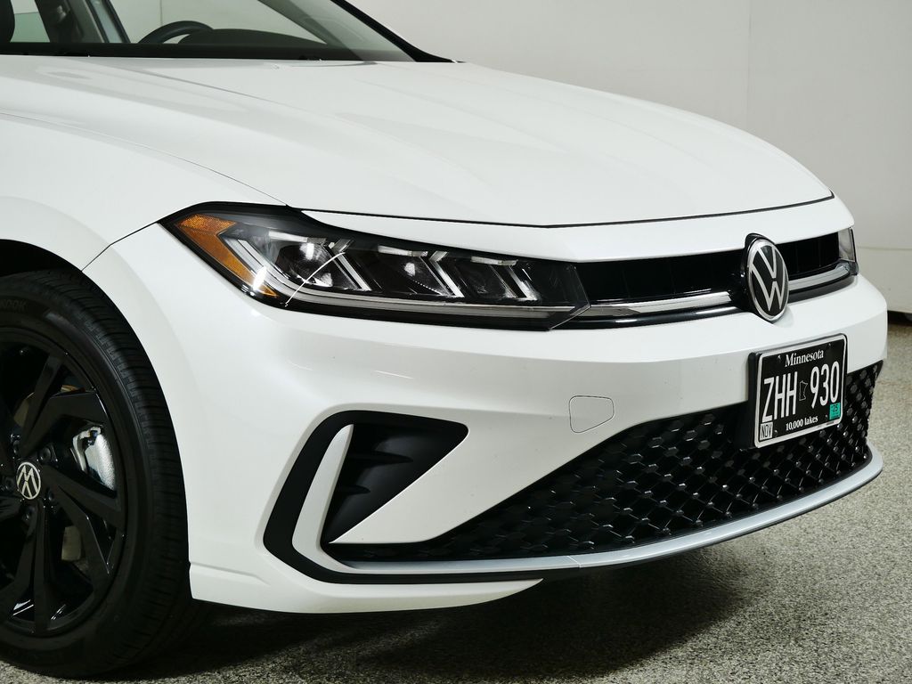 Thumbnail: 2025 Volkswagen Jetta - 4