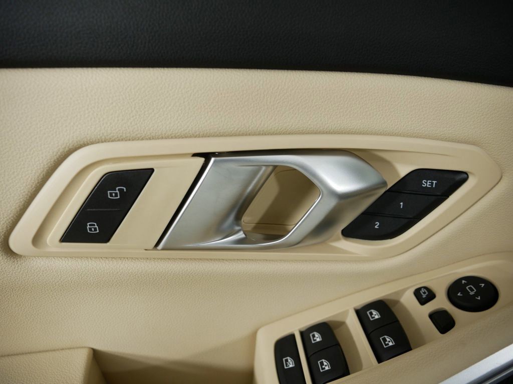 Thumbnail: 2025 BMW 3 Series - 34