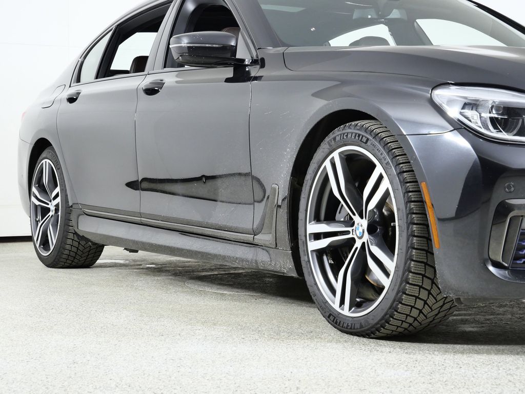 Thumbnail: 2016 BMW 7 Series - 7