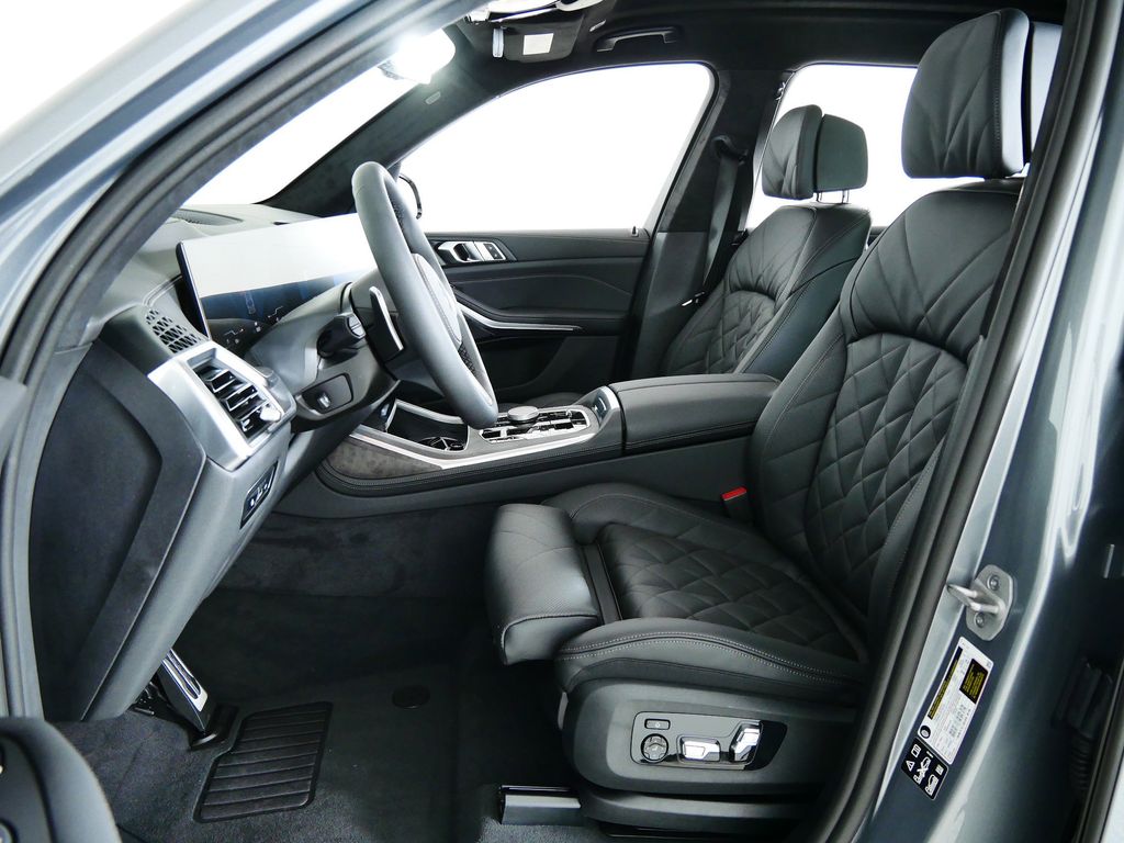 Thumbnail: 2026 BMW X7 - 33