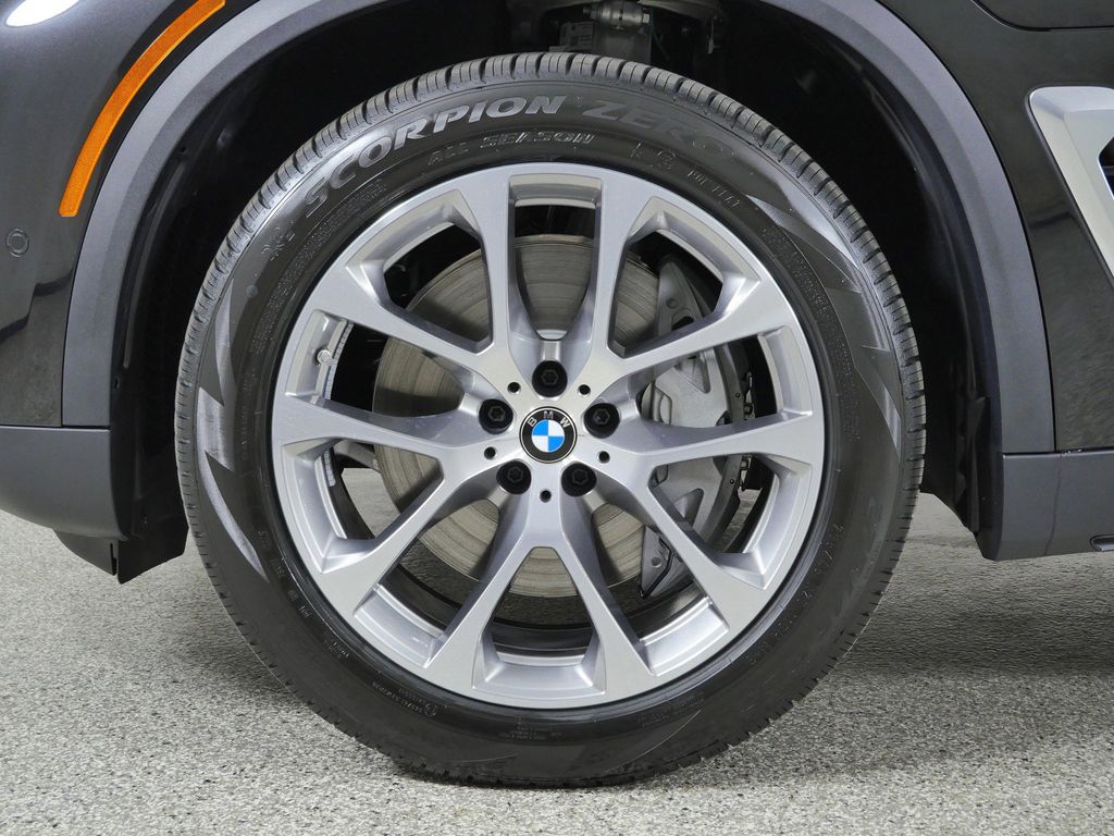 Thumbnail: 2026 BMW X5 - 16