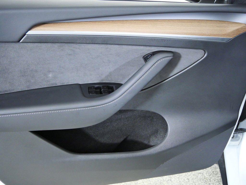 Thumbnail: 2025 Tesla Model Y - 35