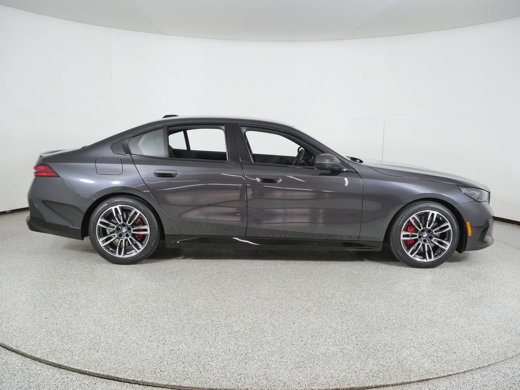 Thumbnail: 2026 BMW 5 Series - 9