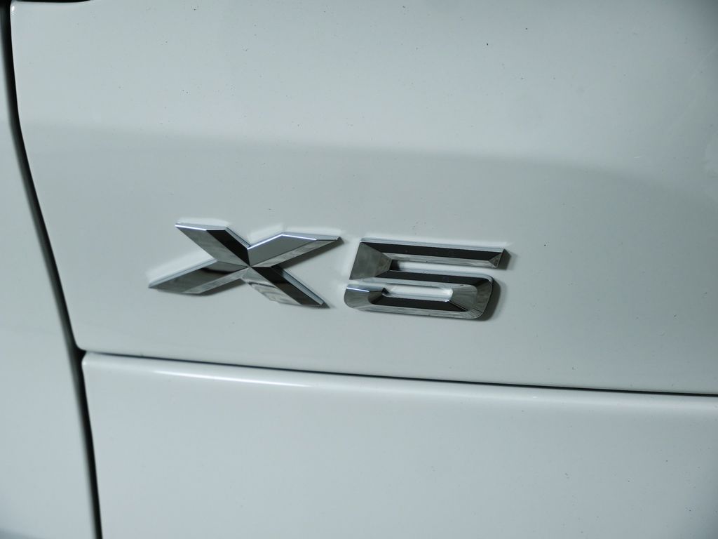 Thumbnail: 2026 BMW X5 - 12