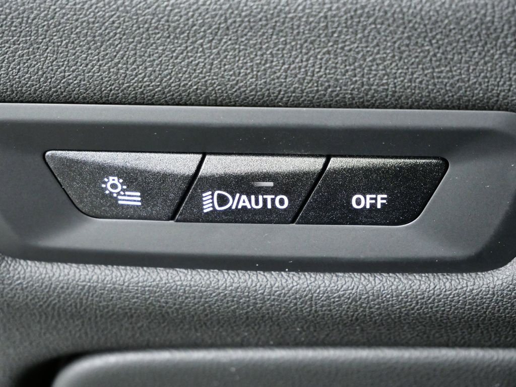 Thumbnail: 2026 BMW X5 - 40