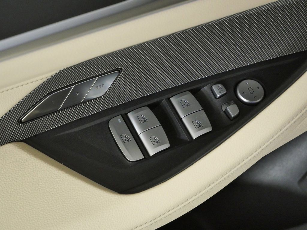 Thumbnail: 2026 BMW i4 - 34
