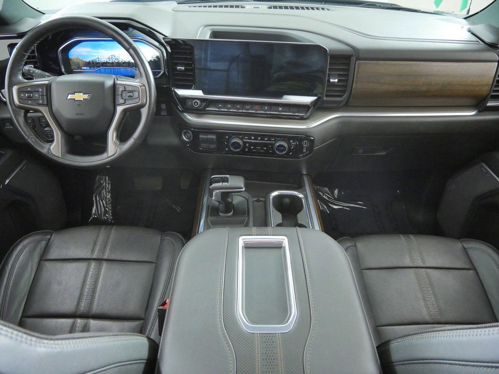 Thumbnail: 2022 Chevrolet Silverado 1500 - 5