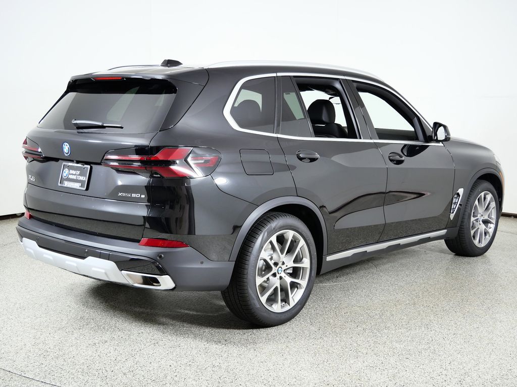 Thumbnail: 2026 BMW X5 - 9