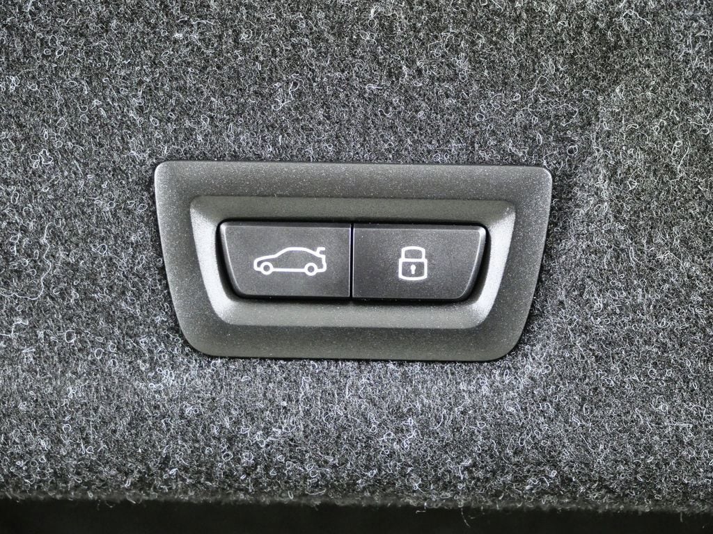 Thumbnail: 2026 BMW 3 Series - 30