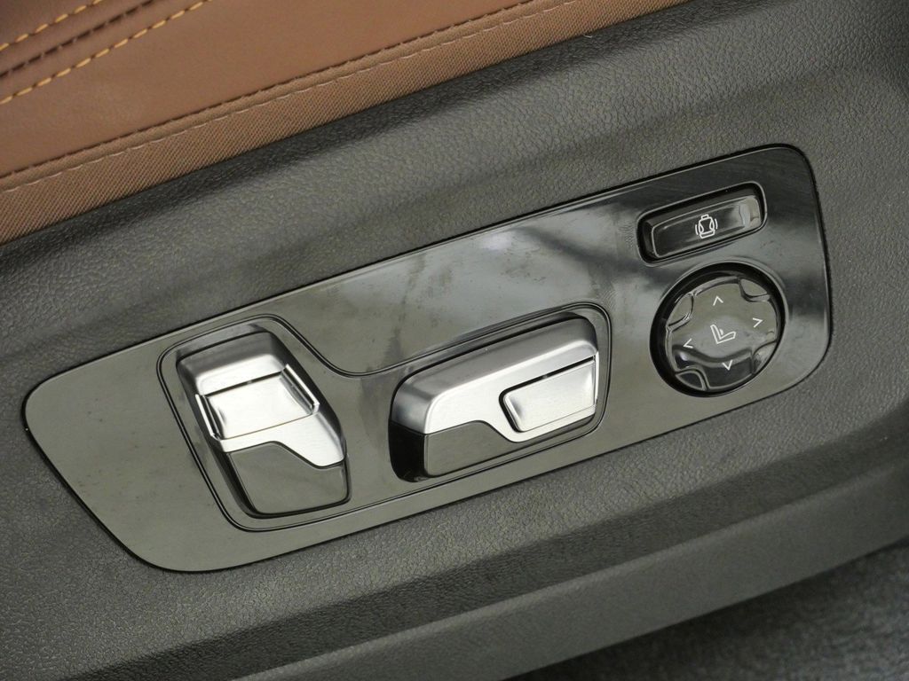Thumbnail: 2026 BMW X5 - 22