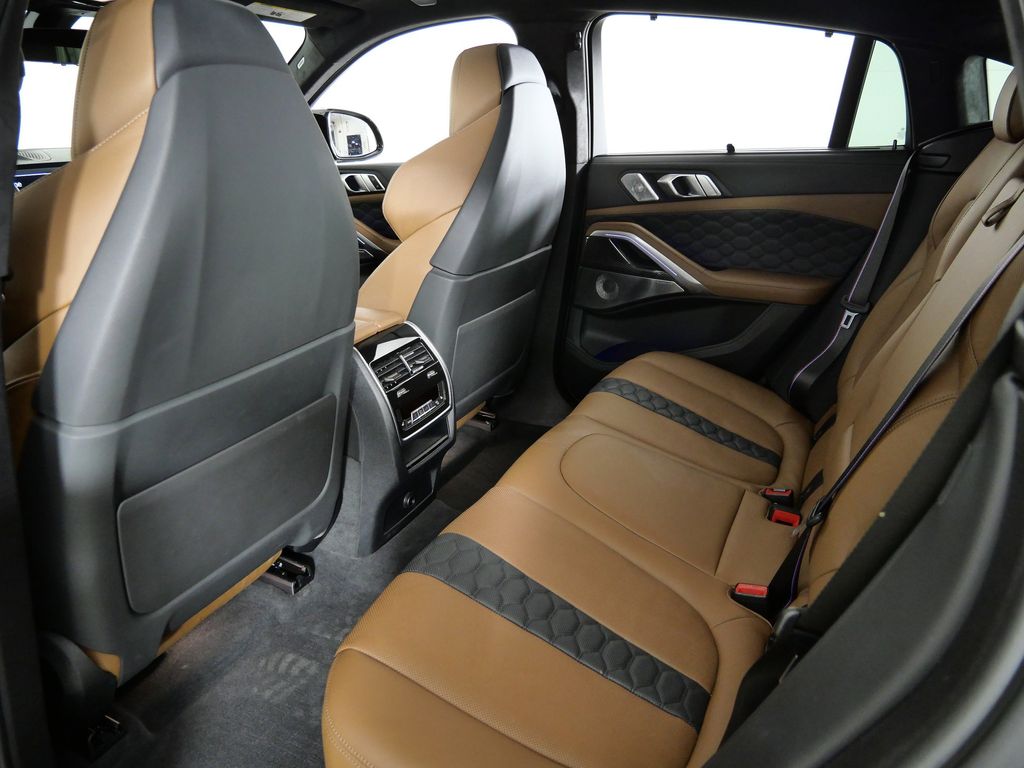 Thumbnail: 2023 BMW X6 - 30