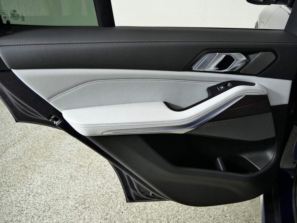 Thumbnail: 2026 BMW X5 - 31