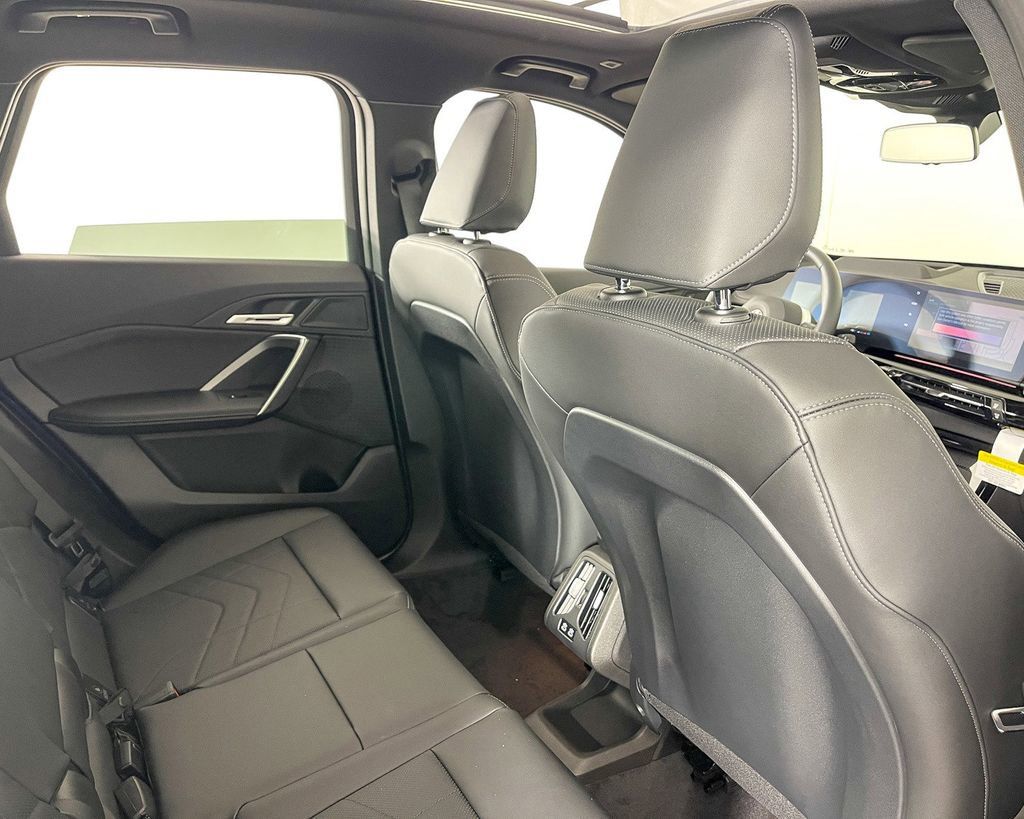 Thumbnail: 2025 BMW X1 - 31