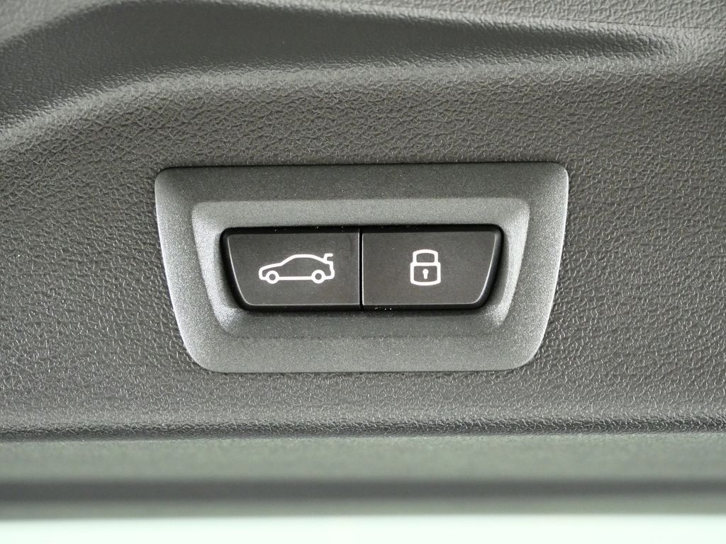 Thumbnail: 2026 BMW X5 - 30