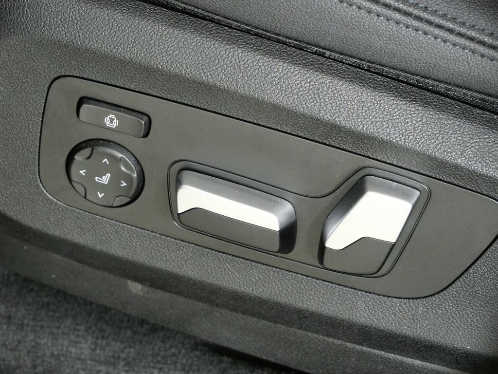 Thumbnail: 2020 BMW X5 - 39