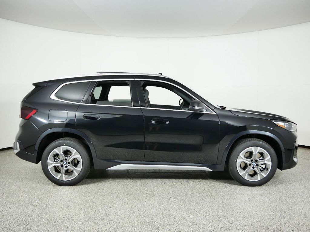 Thumbnail: 2025 BMW X1 - 10