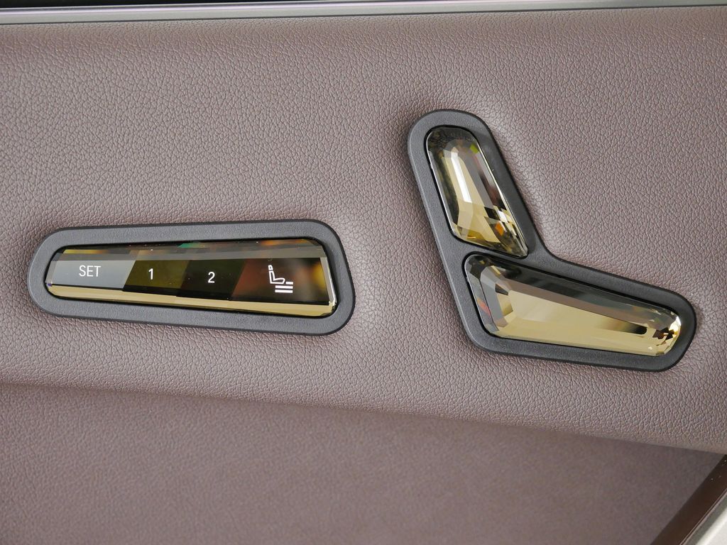 Thumbnail: 2023 BMW iX - 41