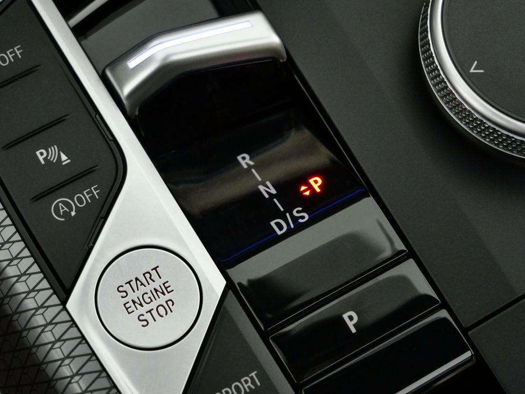 Thumbnail: 2025 BMW 3 Series - 50