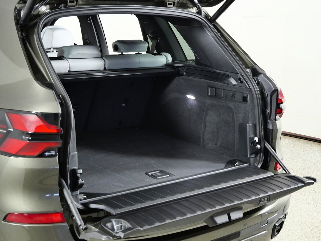 Thumbnail: 2026 BMW X5 - 29