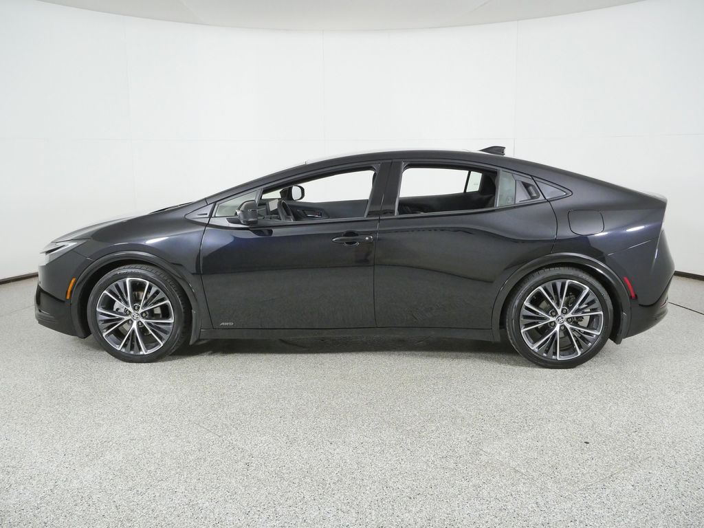 Thumbnail: 2024 Toyota Prius - 16