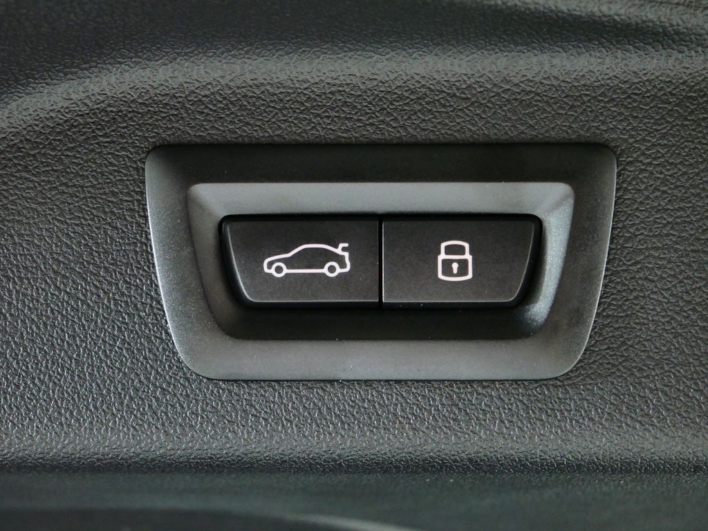 Thumbnail: 2026 BMW X7 - 28