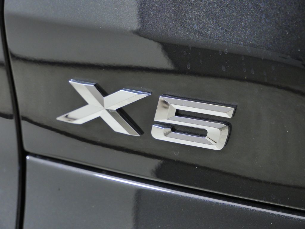 Thumbnail: 2026 BMW X5 - 13