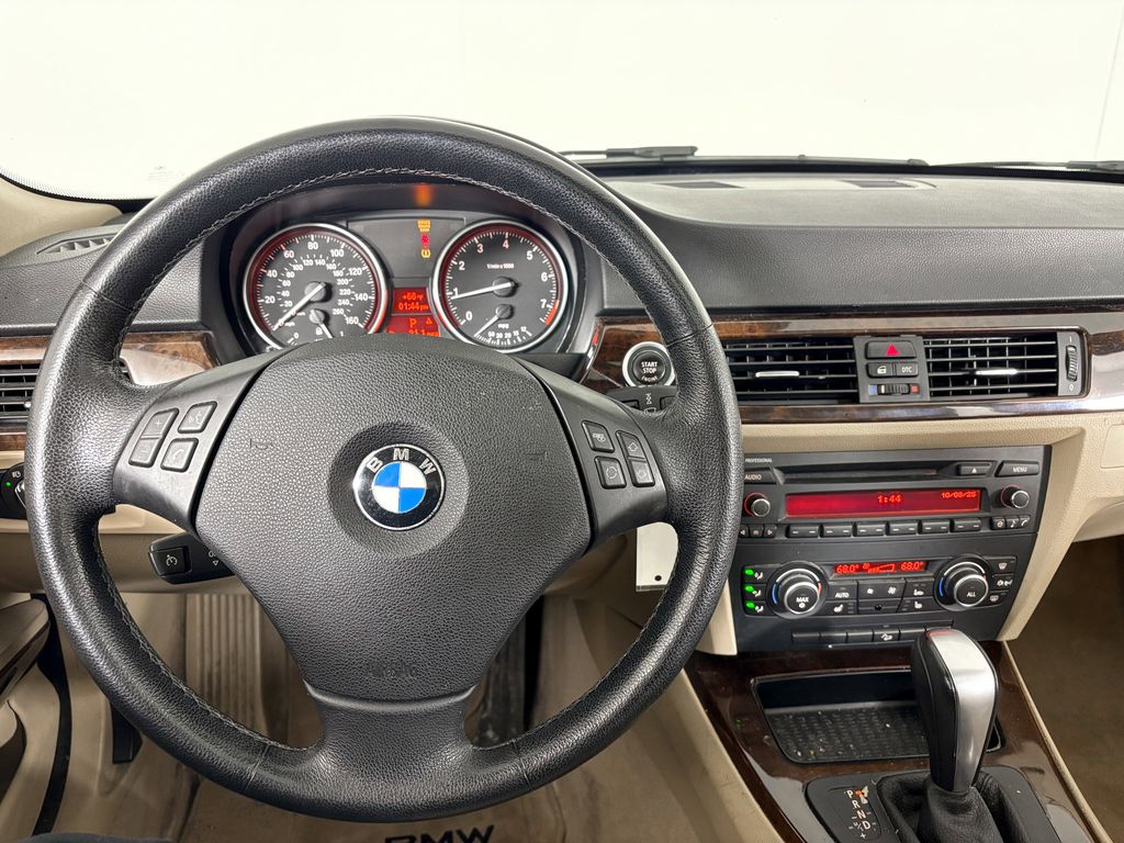 Thumbnail: 2010 BMW 3 Series - 8