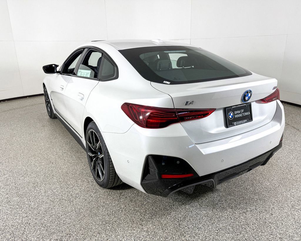 Thumbnail: 2025 BMW i4 - 14