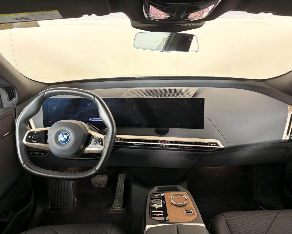 Thumbnail: 2023 BMW iX - 9