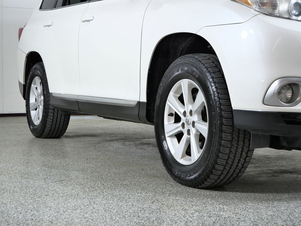 Thumbnail: 2011 Toyota Highlander - 7