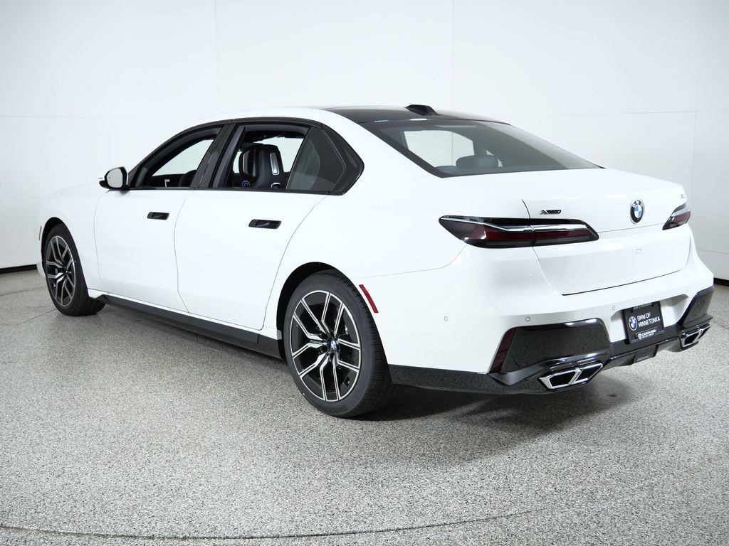 Thumbnail: 2025 BMW 7 Series - 14