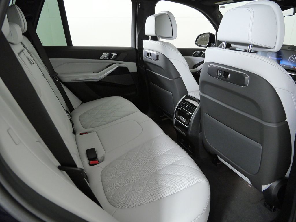 Thumbnail: 2026 BMW X5 - 26