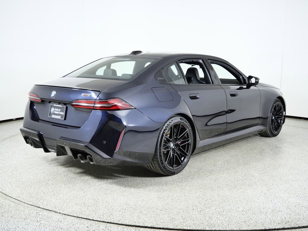 Thumbnail: 2026 BMW M5 - 9